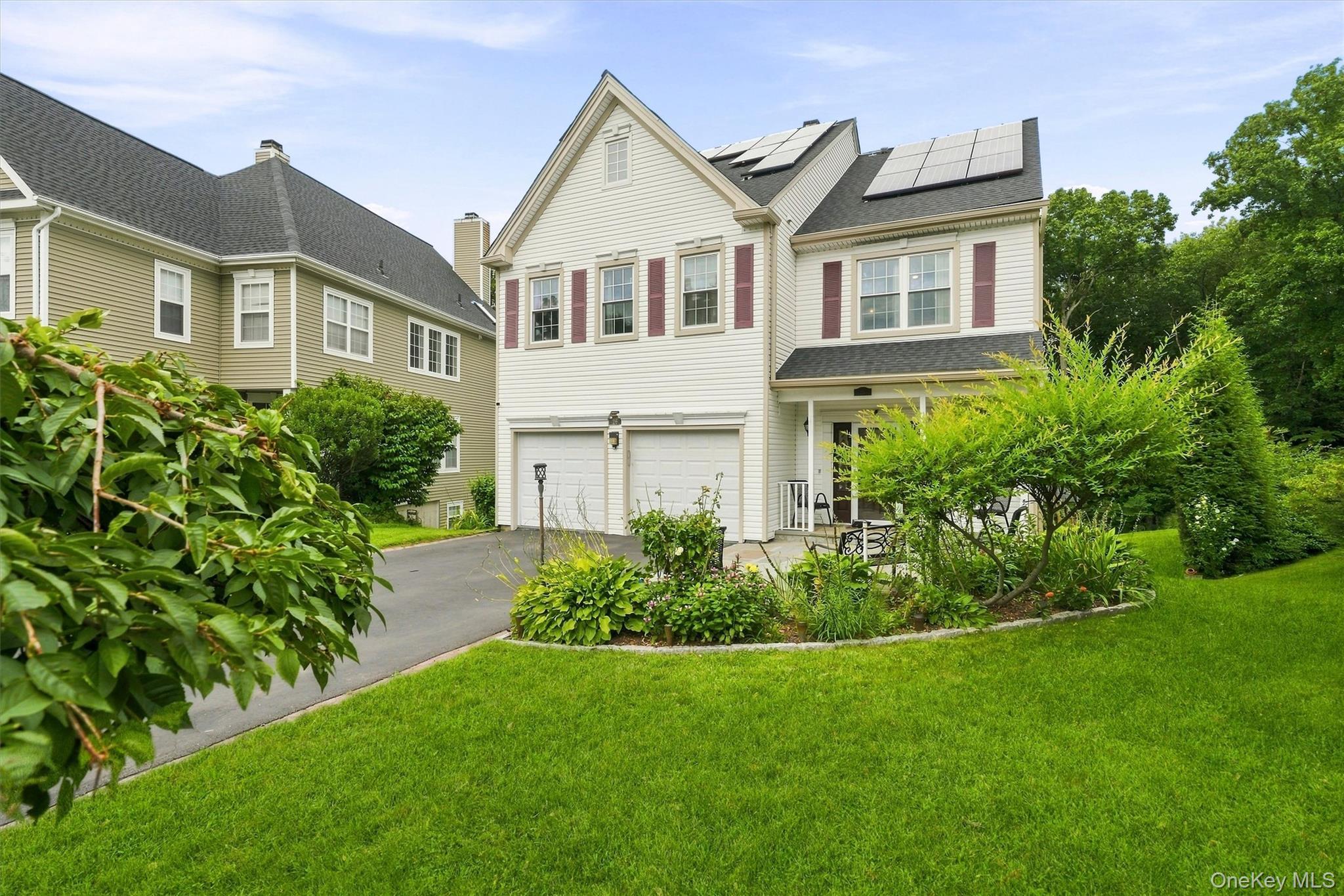 Welcome to 26 Scofield Court in Forest View!
