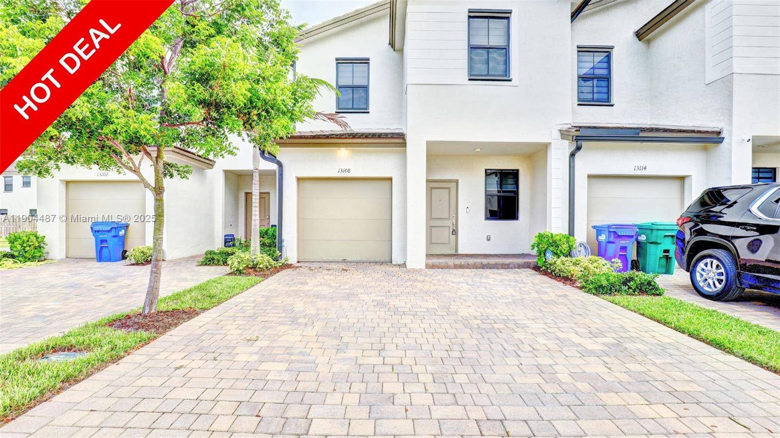 Discover the only property at this price and size in the area a beautiful premium lot townhouse with no neighbors in the back, offering privacy and tranquility.