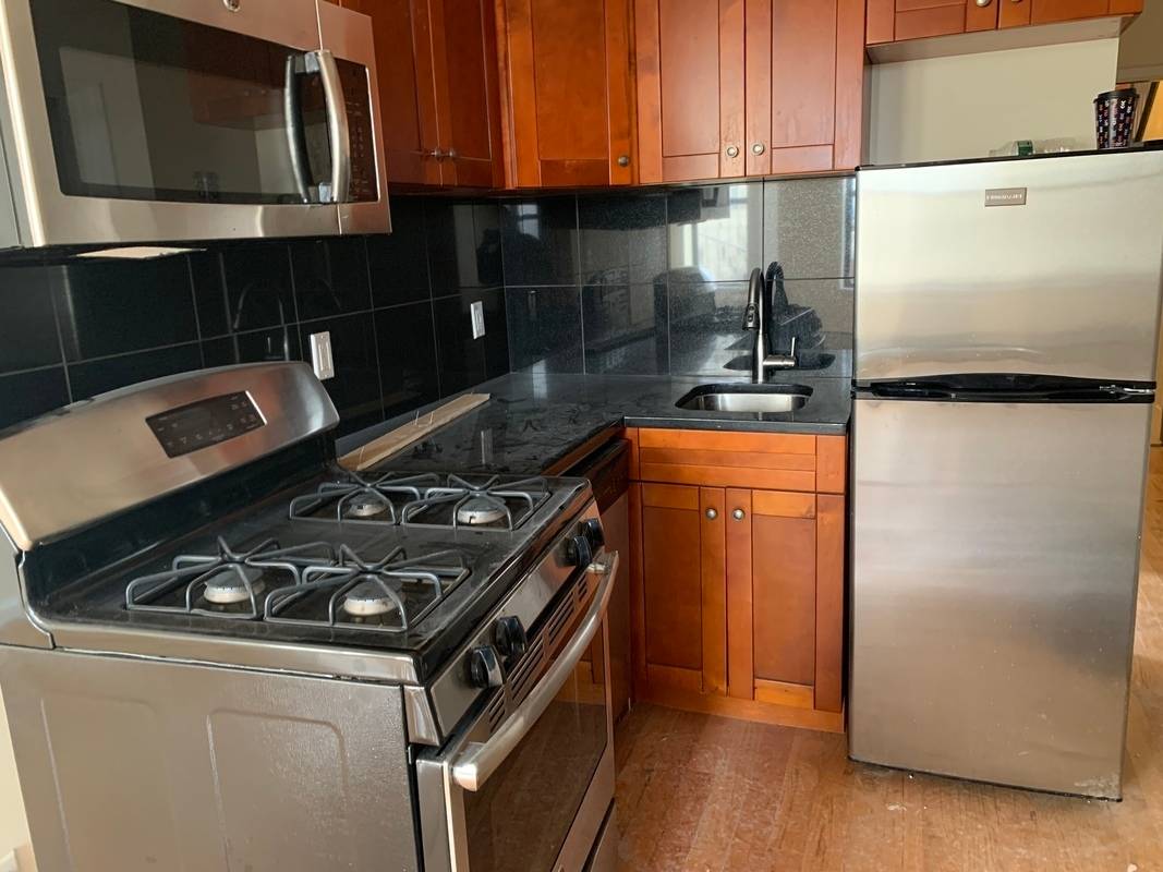 Newly Renovated 2 Bedroom in Brooklyn's Sunset Park !