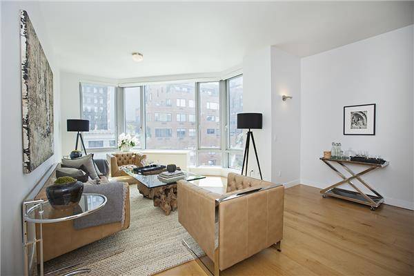 Glamorous and bright corner 2 bedroom and 2 full bathrooms in the heart of Chelsea !
