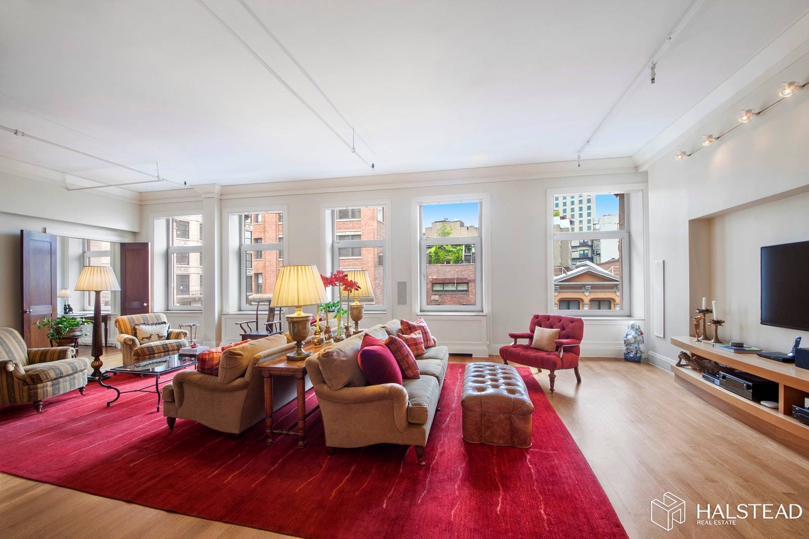 Classic elegance best describes this mint and meticulously renovated full floor residence combining the grand layout and flow of a palatial Uptown apartment with the relaxed sensibilities of a Downtown ...