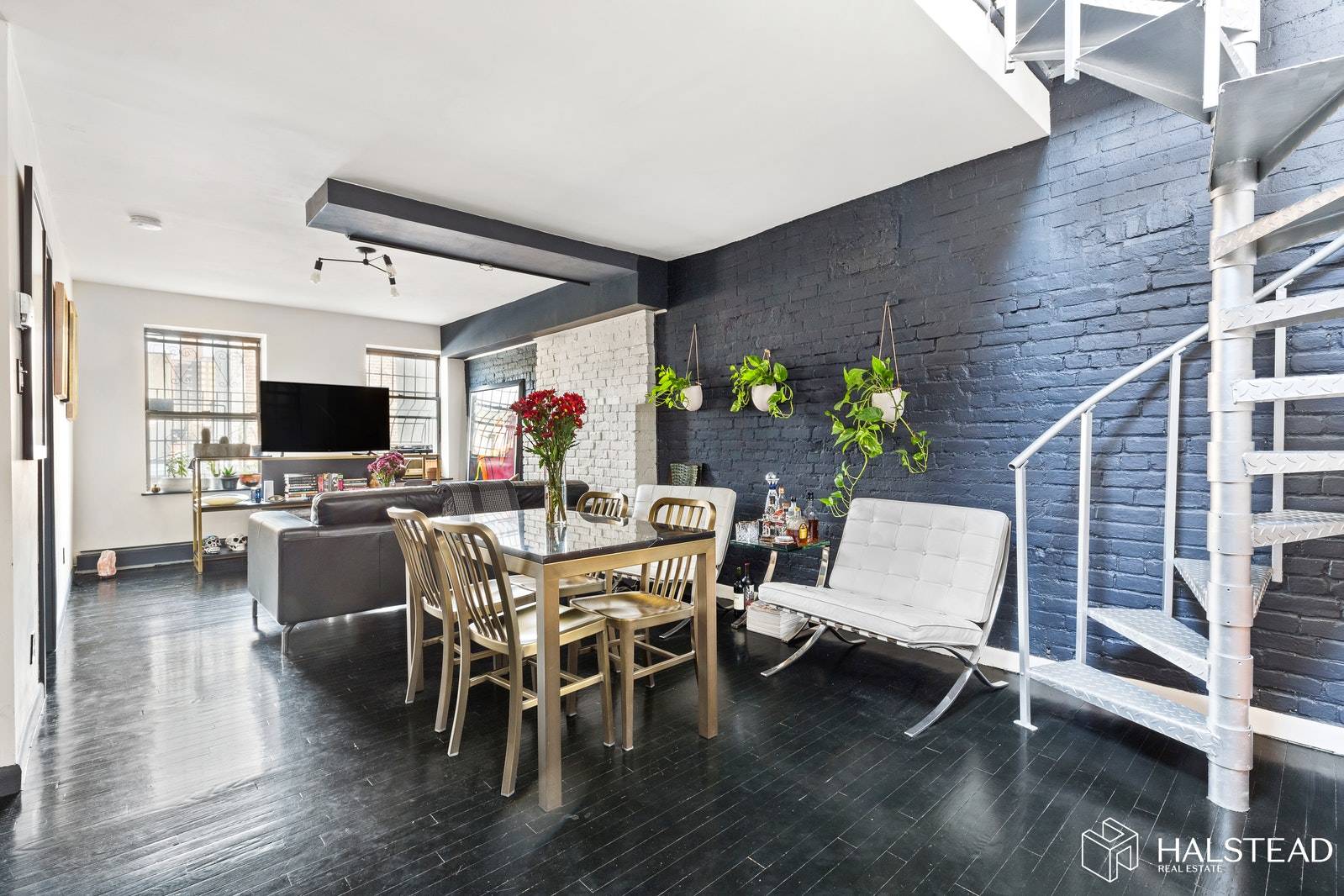 Welcome to this stunning Lower East Side walk up duplex with private roof deck and amazing light !