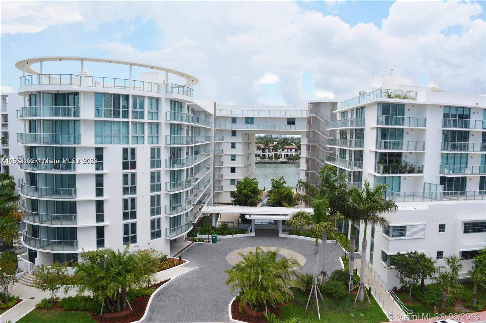 Beautiful Condo 1 1 half bath, Great Location in the heart of Miami Beach, Quiet boutique building Peloro Condominium.