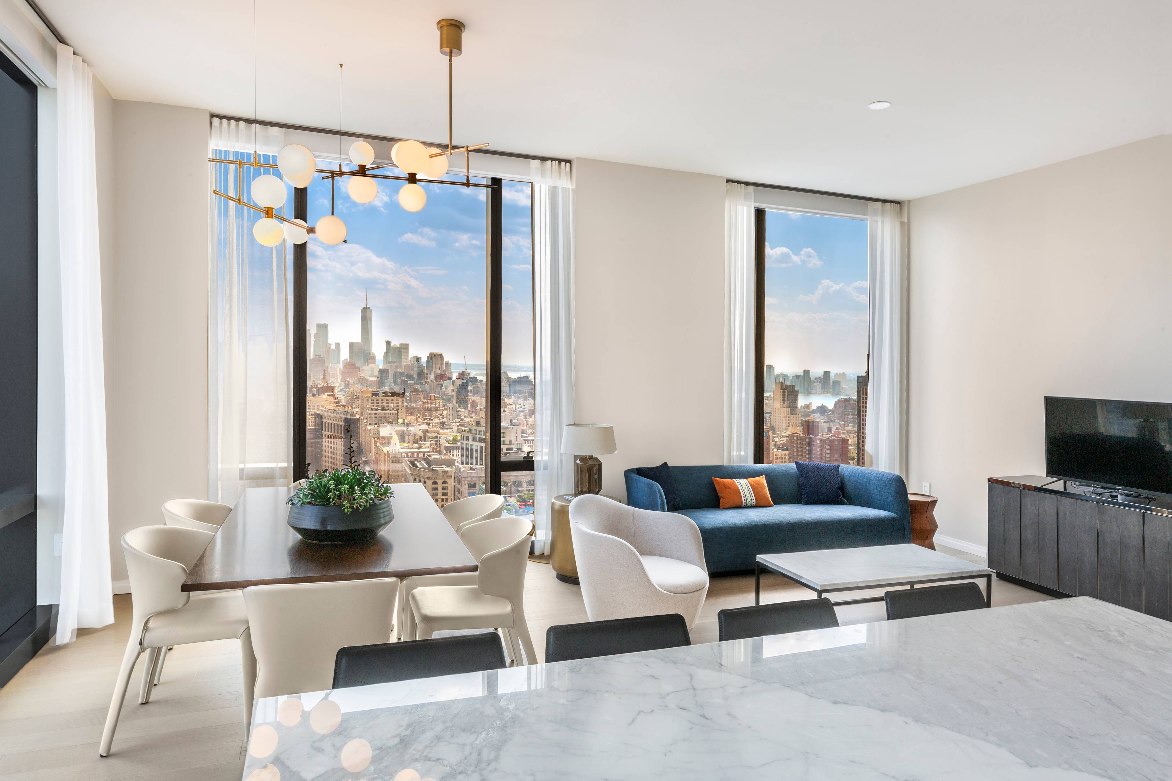 Come home to these mesmerizing views stretching from World Trade Center to Central Park.