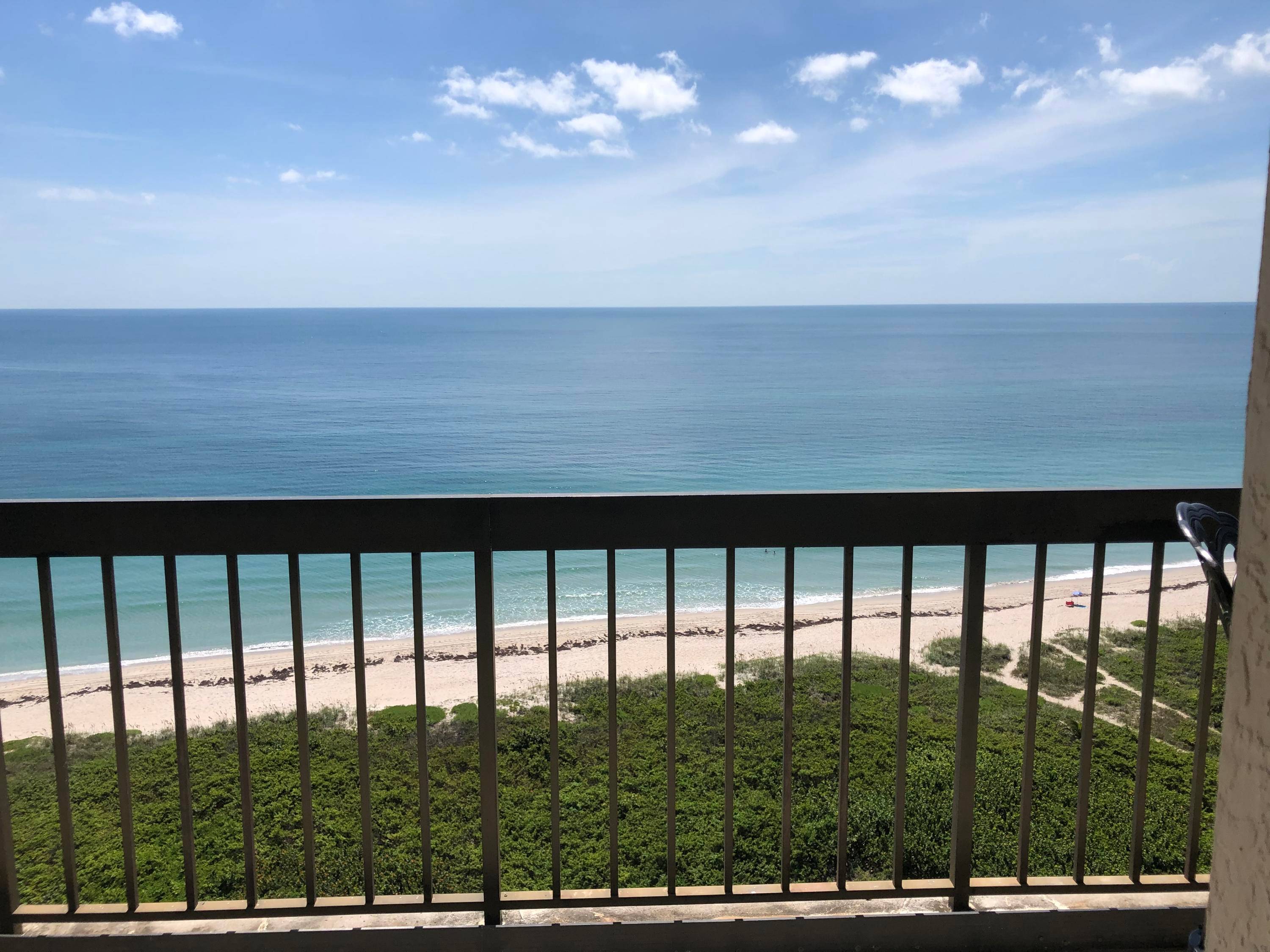 TOTALLY REMODELED, MOVE IN READY PRIVATE DIRECT OCEANFRONT PENTHOUSE !