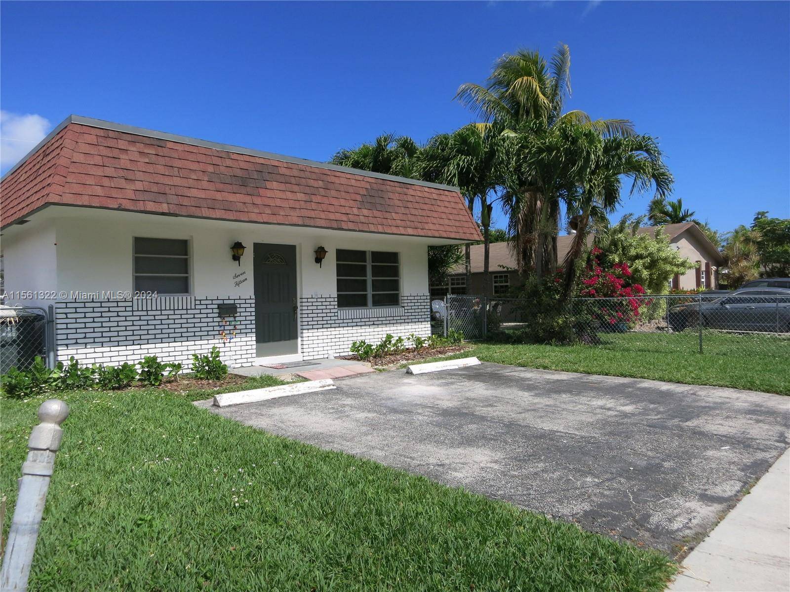 NO HOA BEAUTIFUL 1 STORY HOUSE IN HALLANDALE BEACH 2 Beds 2 Bath house is mostly renovated.