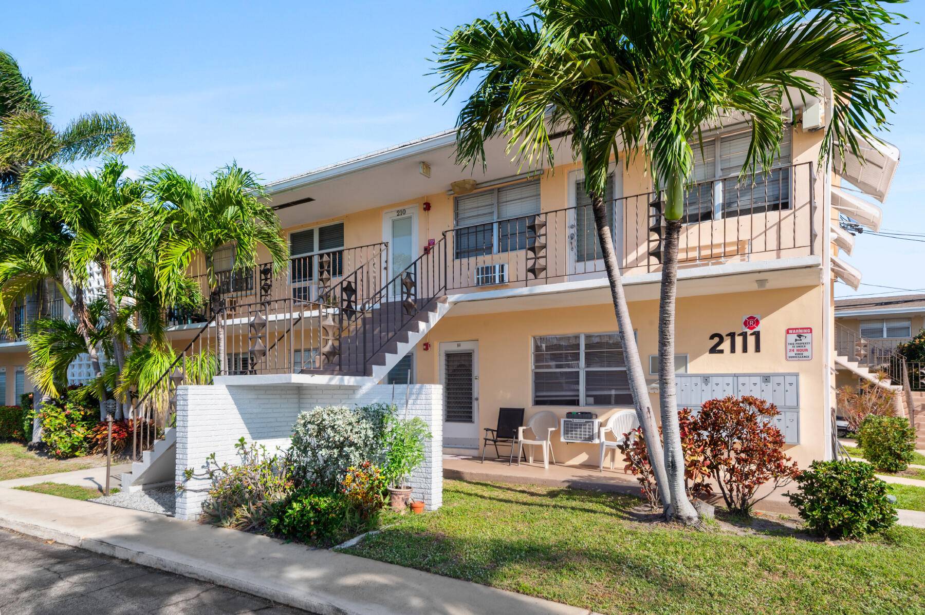 Ideal 1 Bed, 1 Bath remodeled beach retreat or year round residence in Fort Lauderdale.