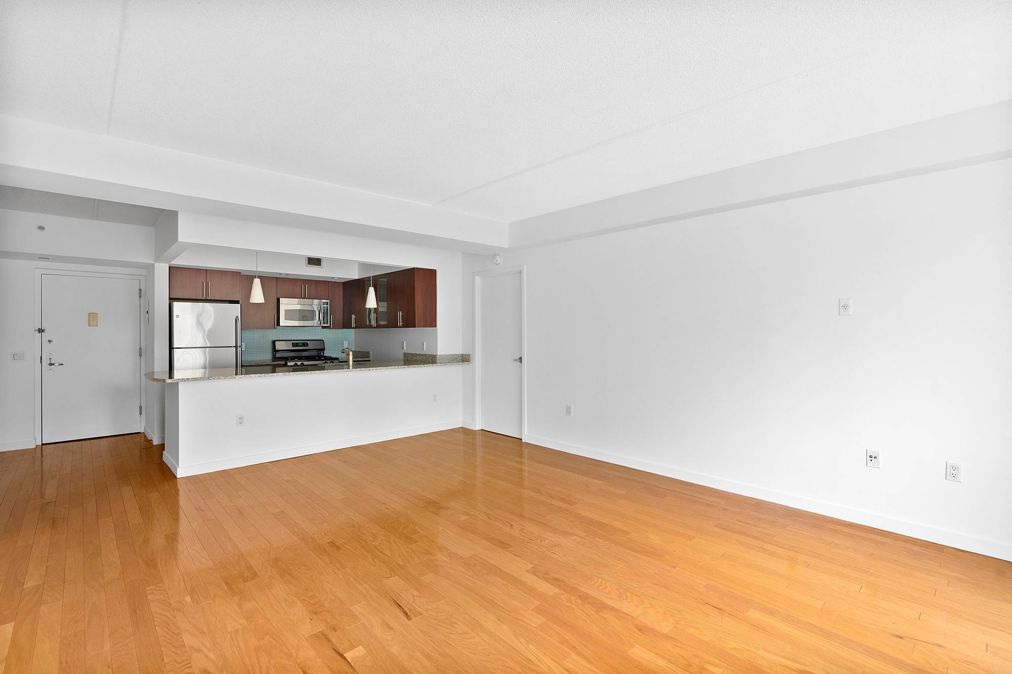Move right in to this sunny 2 bedroom 2 bathroom home and be just steps from The Highline.