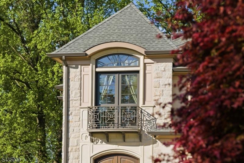 Front of Home (7 of 9)