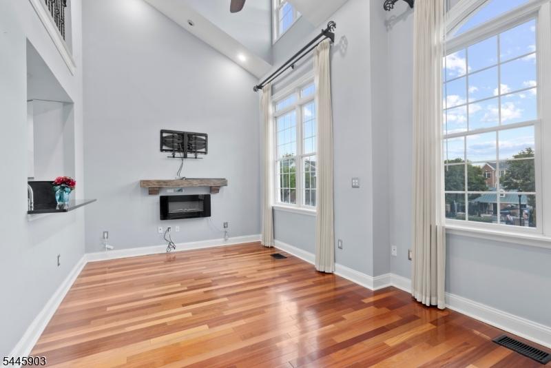 169 Price Ct