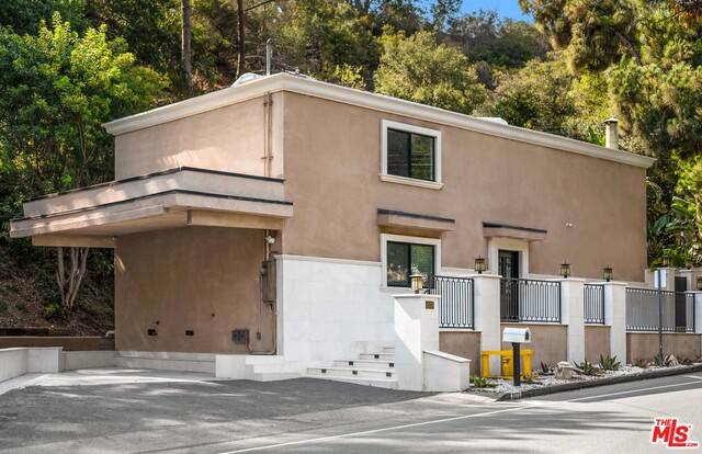 2075 Benedict Canyon Dr Beverly Hills Post Office | B.H.P.O. LA
