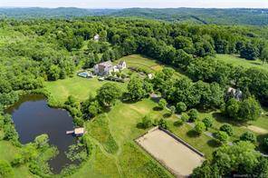 Maple Hill Farm, tucked away on nearly 50 acres in rural Redding, CT is a Gentleman s Farm unlike any other.
