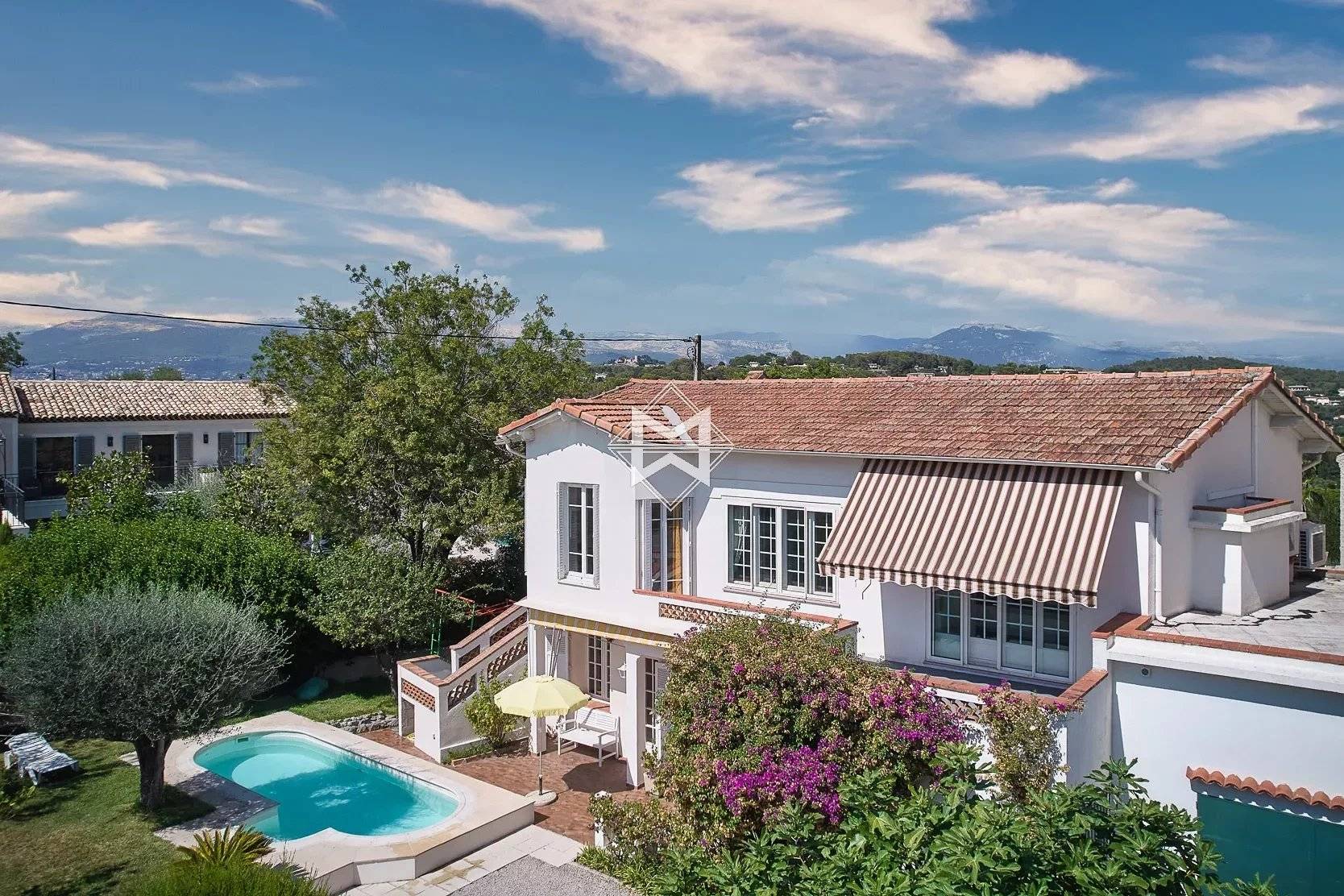 Walking distance from the village - Charming Provençale