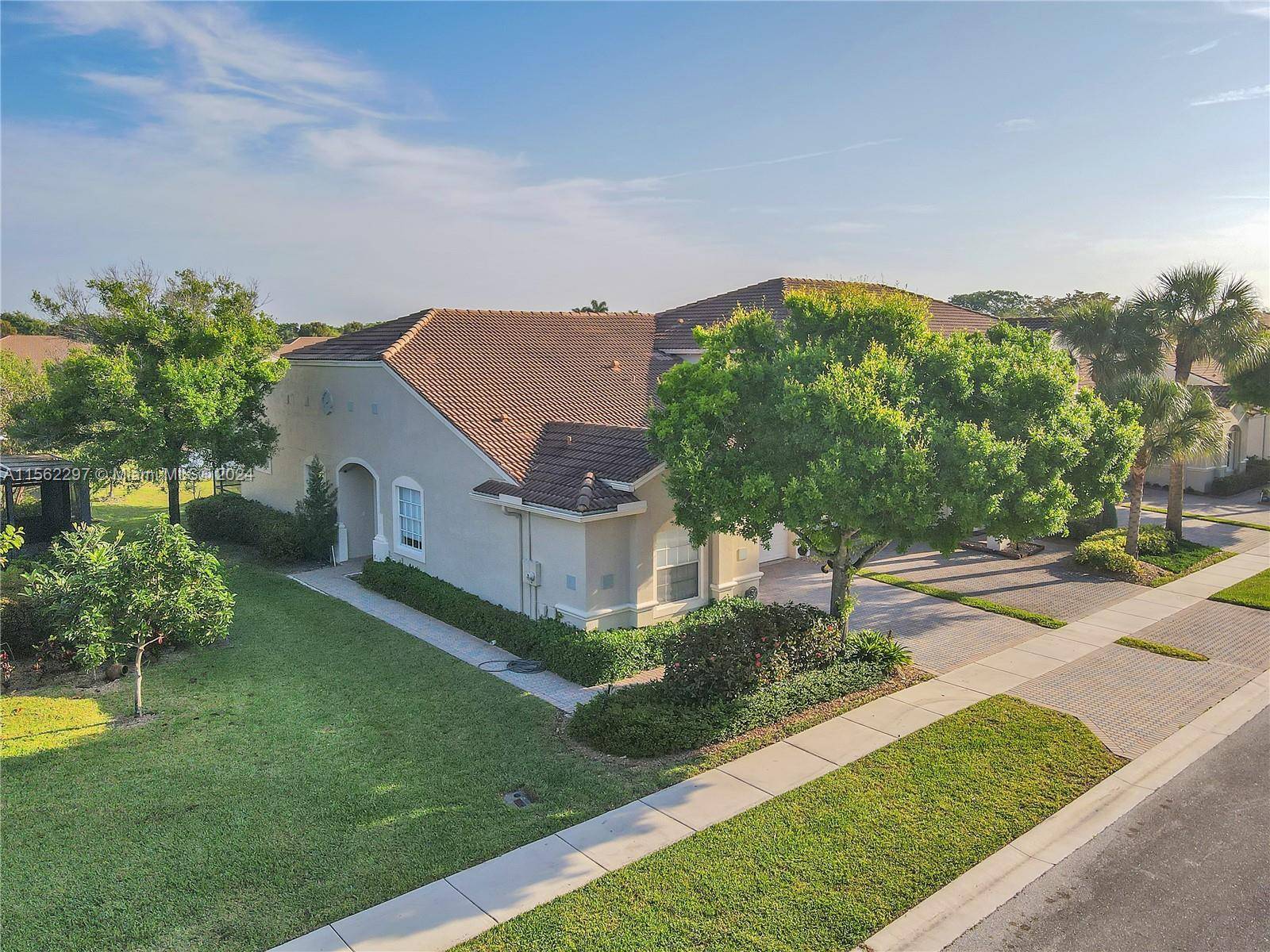 Remarks This beautiful 3 bed 2bath villa in the desirable gated community of Addison Lakes in Boca Raton, FL, offers a serene and luxurious lifestyle.