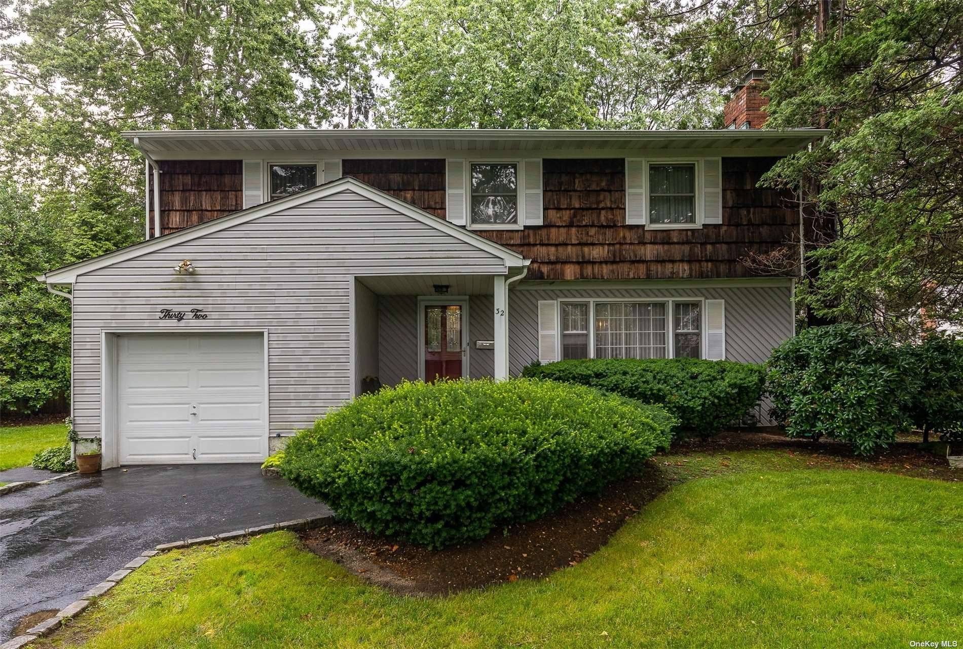 Meticulously maintained Melville Colonial featuring 4 bedrooms, 2.
