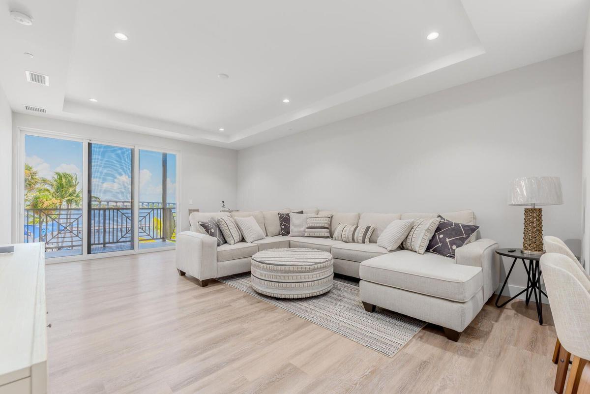 41 SW Seminole Street 305 8