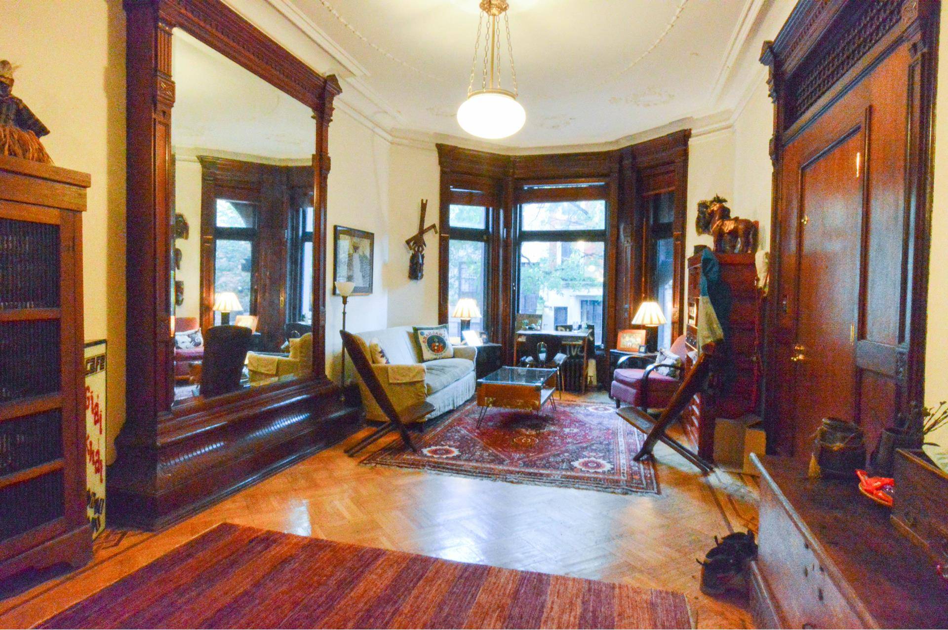 853 Carroll Beautifully maintained Romanesque Revival with roots to the NFL Large 5, 498 sf !