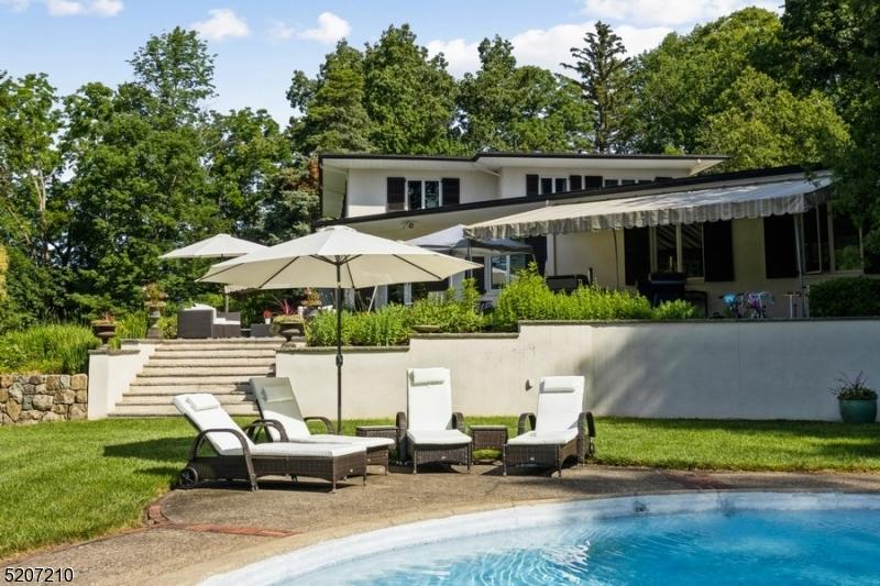 Summer Paradise with heated