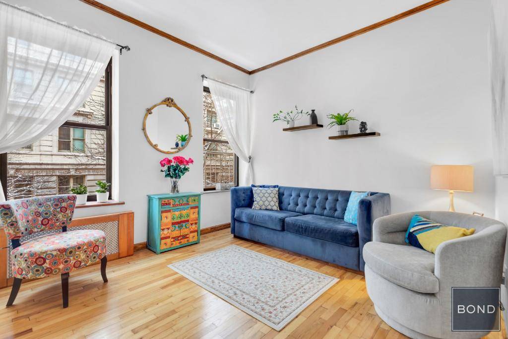This charming 2BD 1BA corner unit is centrally located, just 1 block to the subway 1 Line and 3 blocks to Central Park and Riverside Park.