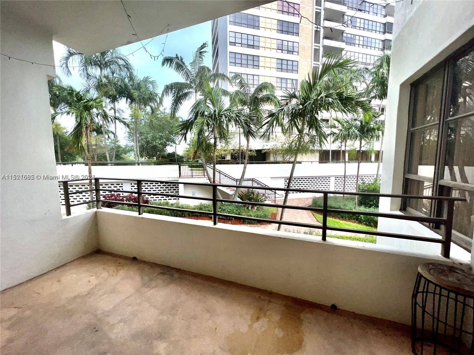 Spacious 2 bedrooms and 2 bathrooms 1400 sq.