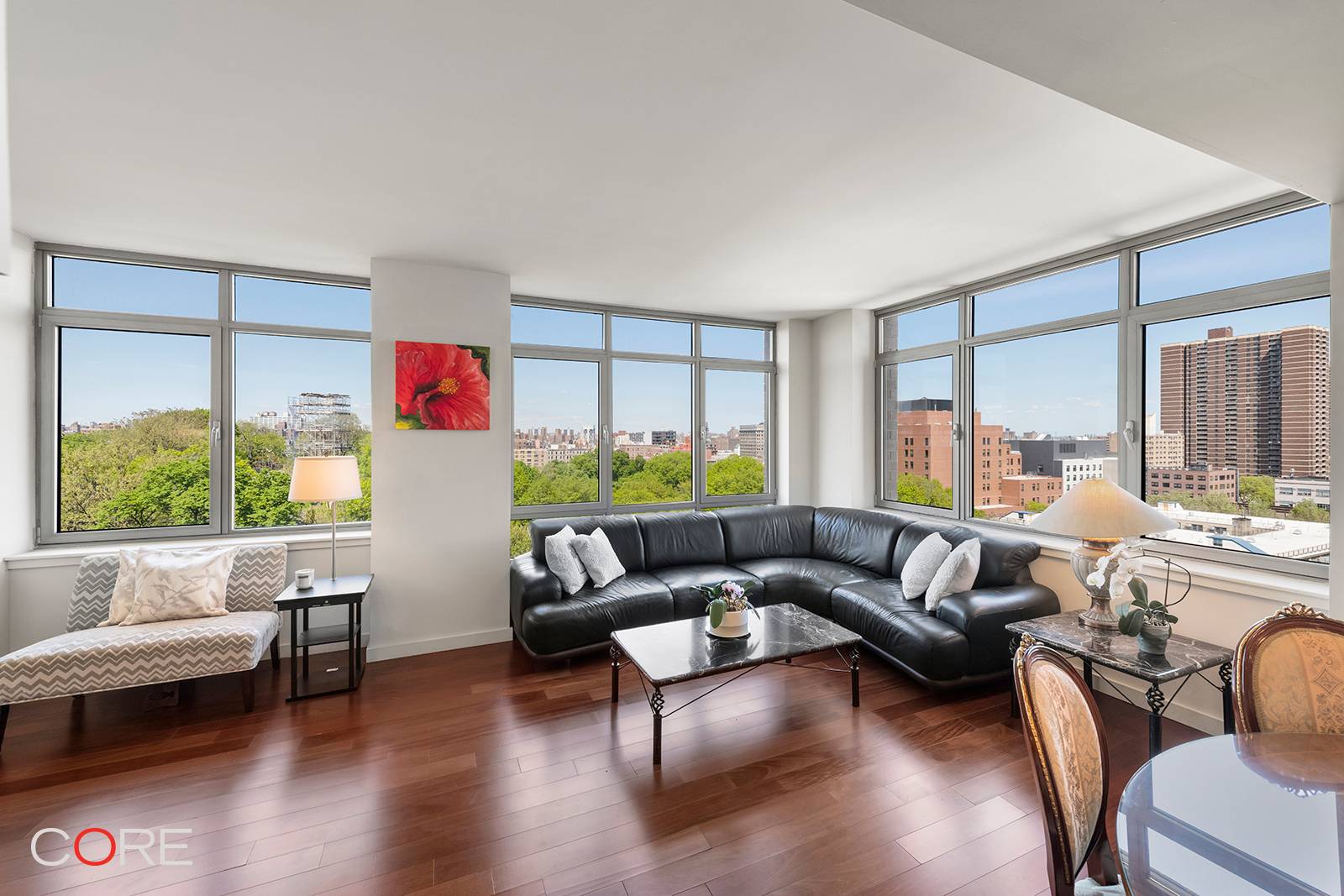 Live graciously at Fifth on the Park, one of Harlem's most sought after condominiums.