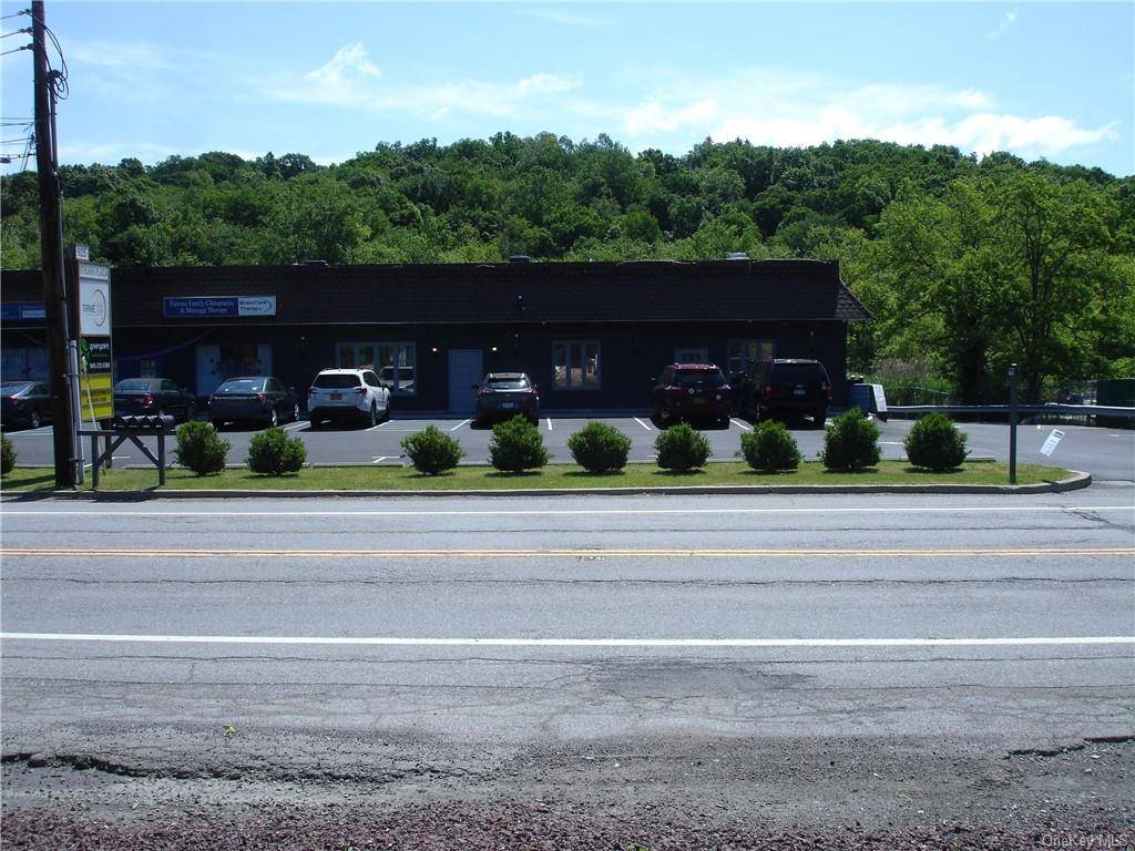Newly Renovated Bar Restaurant for Lease.