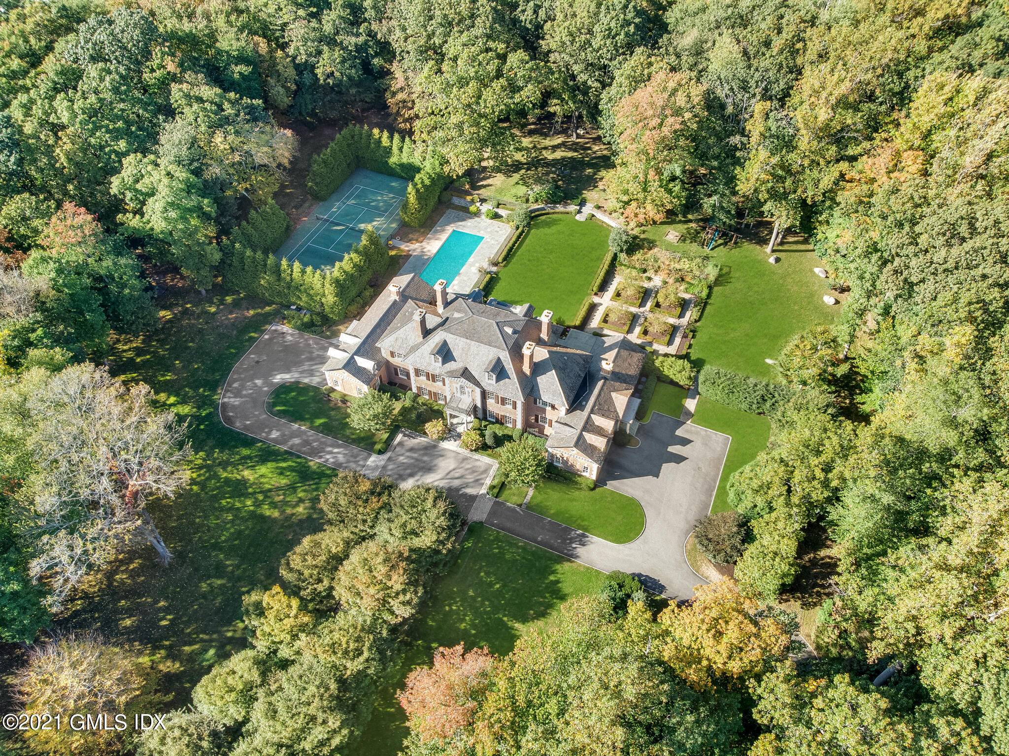A premier custom Georgian Estate located in the bucolic area of back country Greenwich.
