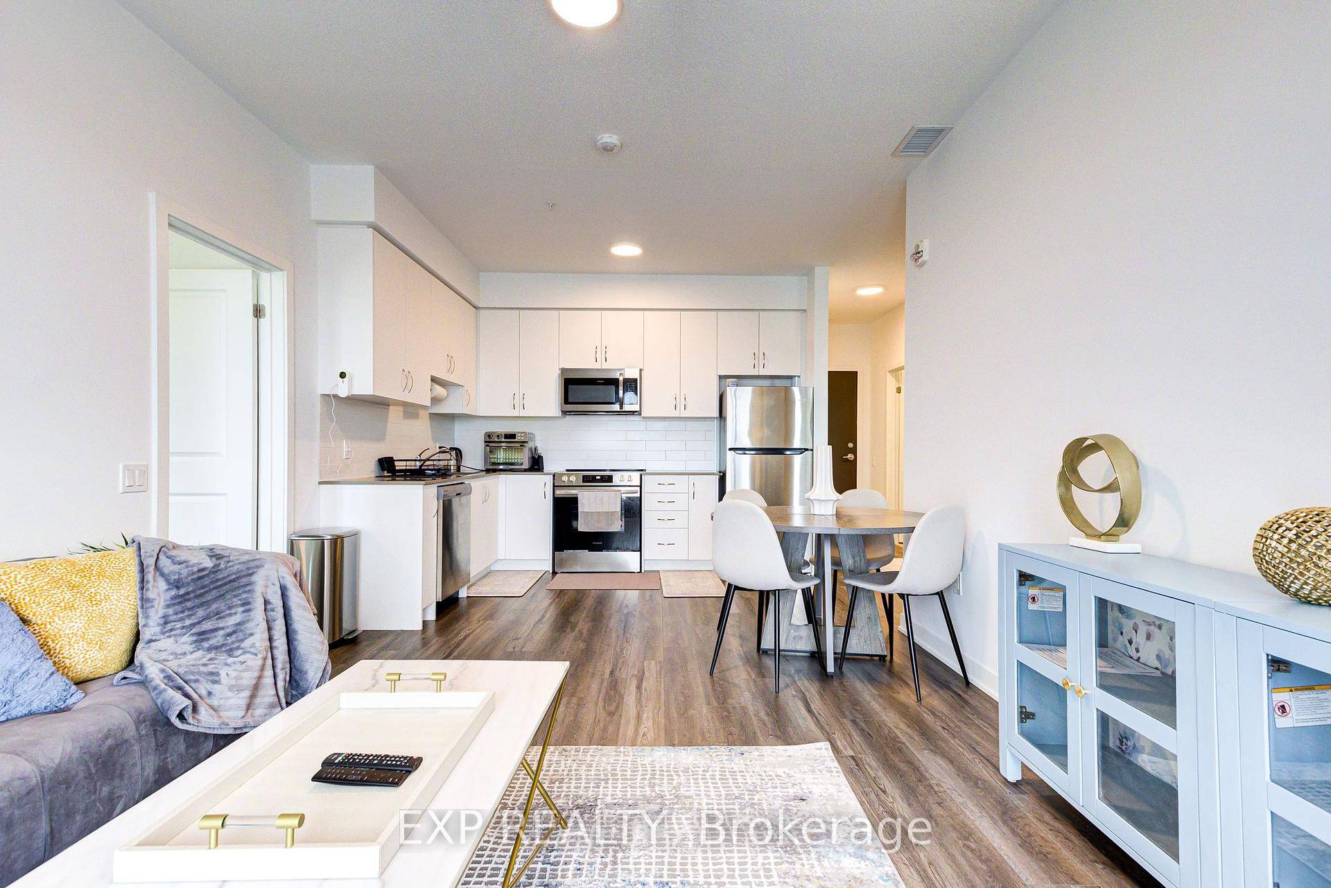 BOTIQUE STYLE LIVING Here is your chance to become an owner.