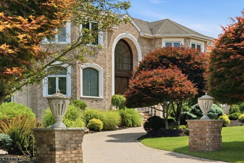 Front of Home (5 of 9)