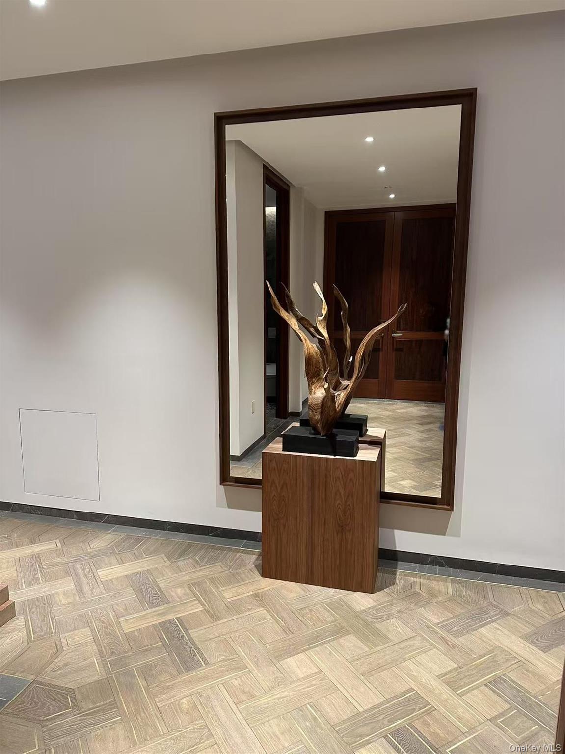 Modern Foyer Design