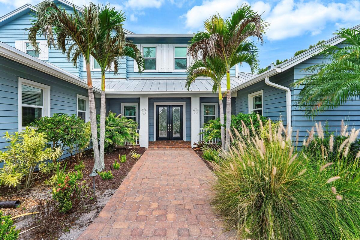 Welcome to 2952 SW Buena Vista Dr in Stuart West