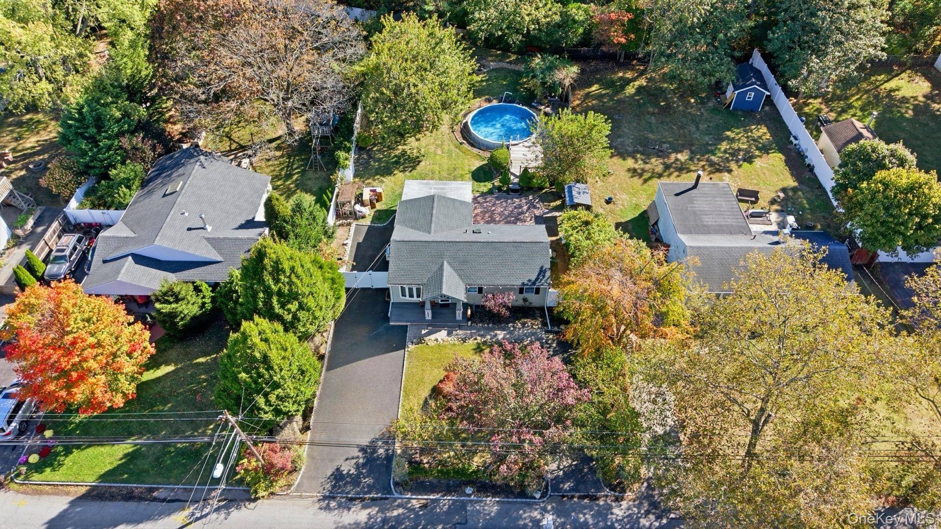 Beautifully Maintained Ranch in Bay Shore !