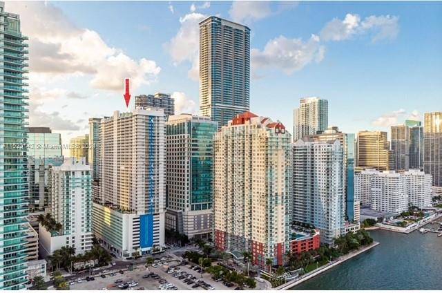 2 2 BEAUTY BLVD AIRBNB ALLOWED 2 POOLS, GYM, JACUZZI, WATER VIEW FROM BALCONY, CLOSE TO BRICKELL NIGHT LIFE, RESTAURANTS AND KEY BISCAYNE