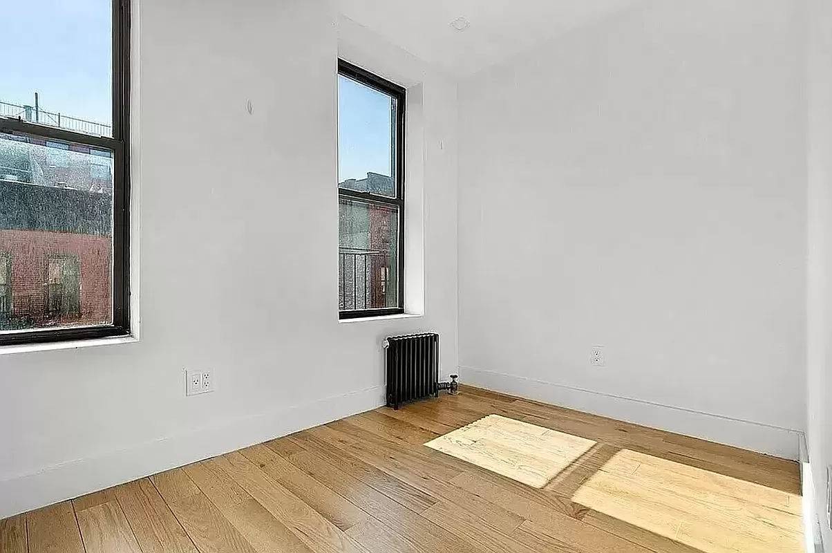 Beautifully renovated true 1 bedroom plus large home office in the heart of Nolita !