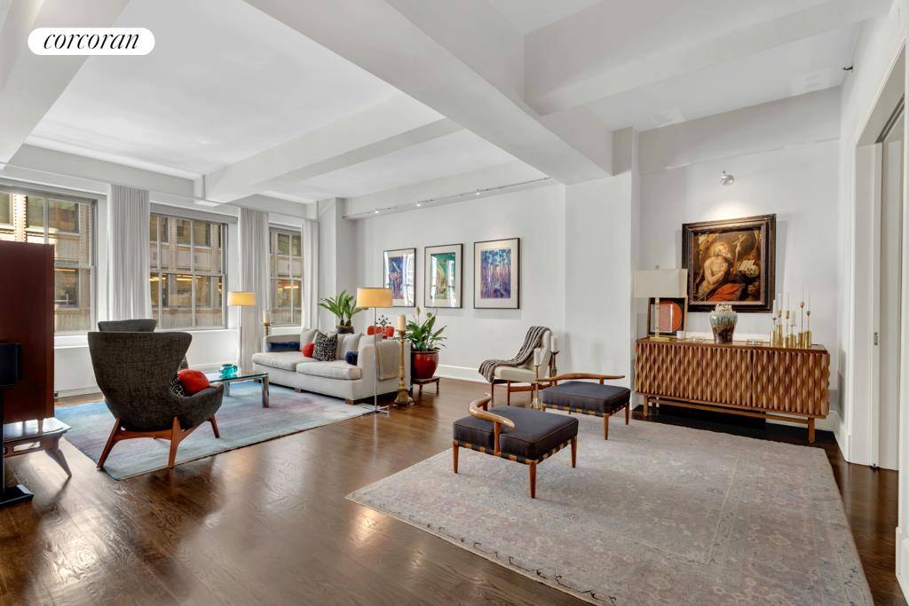 Located in a Cass Gilbert designed prewar landmarked building, this exquisite 1, 661 square foot loft like home has gracious dimensions, perfect for entertaining and comfort.