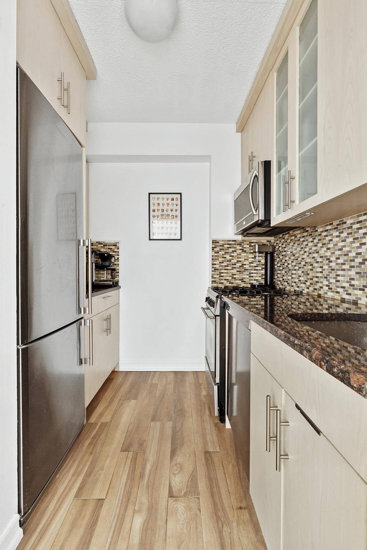 Elevated Living on the Upper East SideThis elegant one bedroom offers abundant southern light and a thoughtfully designed layout.