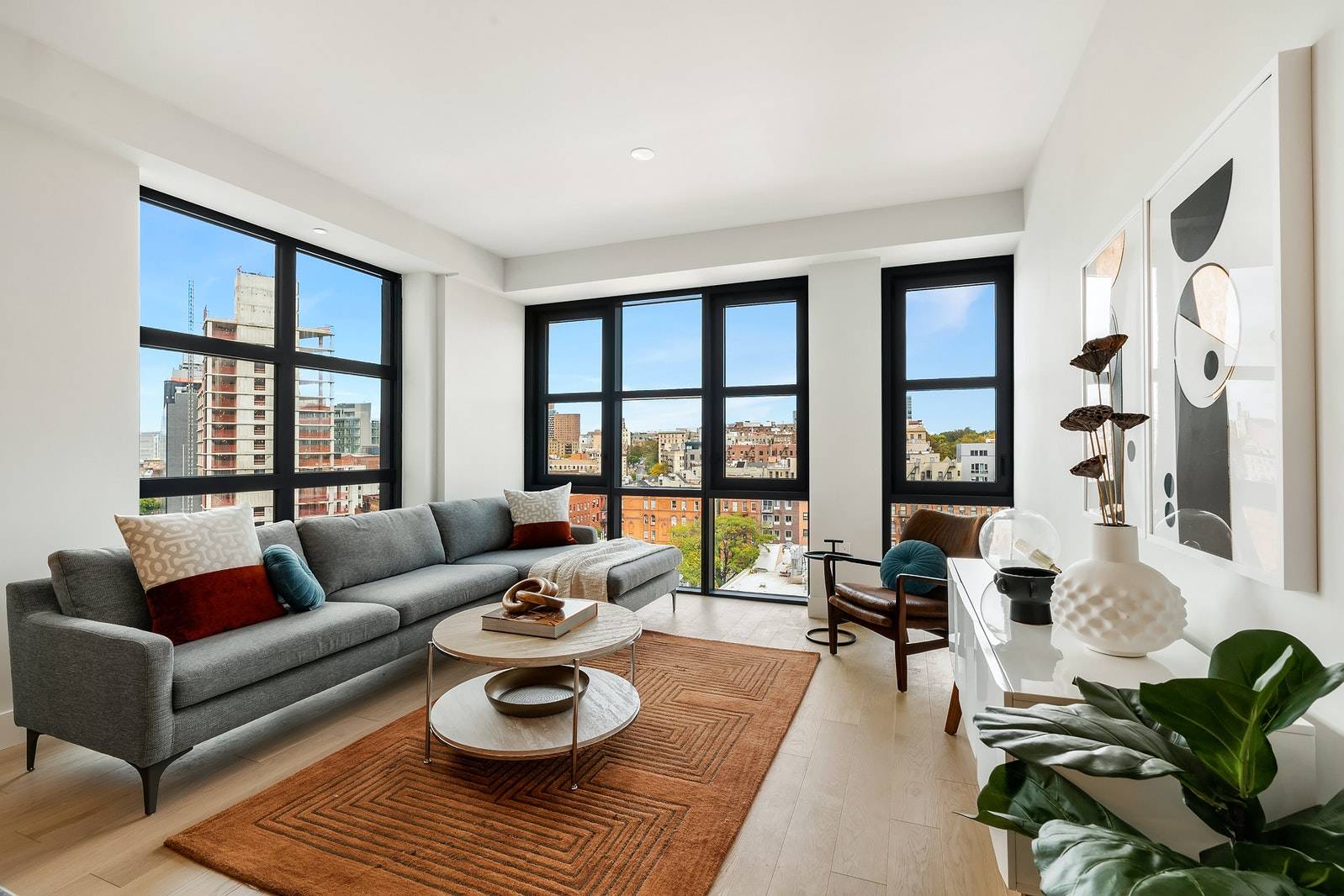 This ninth floor home is well proportioned, offering ample entertaining space and a separate bedroom suite.
