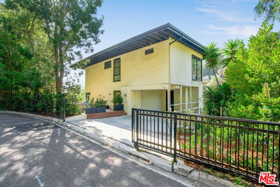 1311   Braeridge Dr 3BR Beverly Hills Post Office | B.H.P.O. La