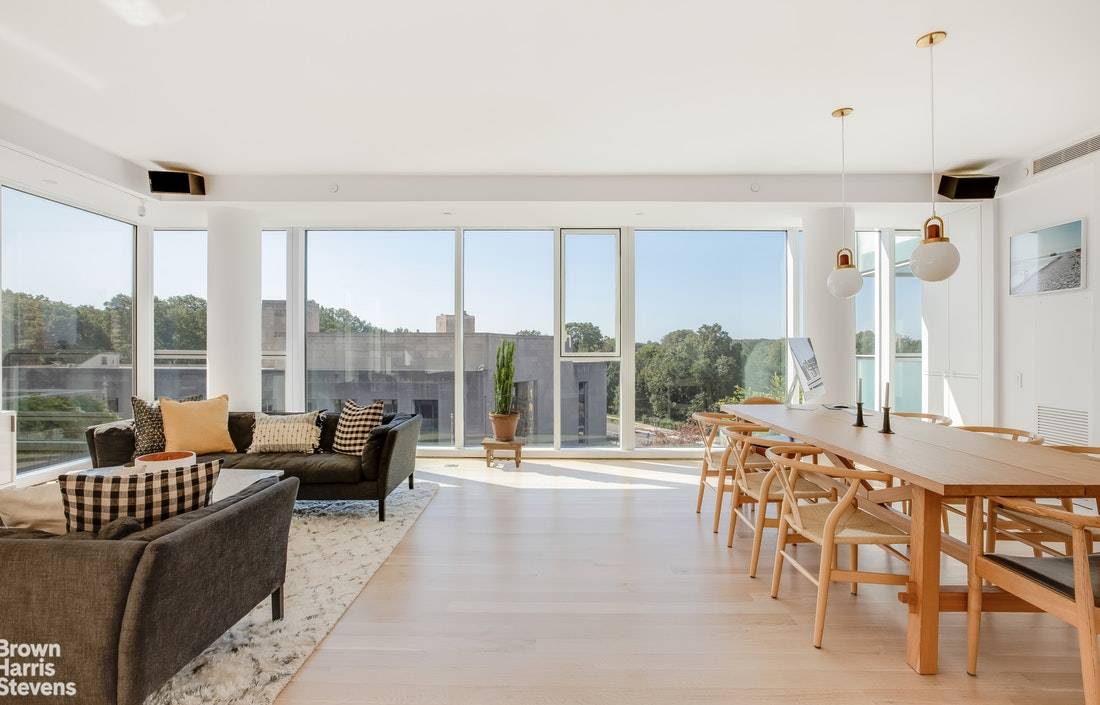 Sophisticated, serene and timeless, Richard Meier's minimalist design at One Grand Army Plaza is all about beautiful interiors with spectacular light and expansive views.