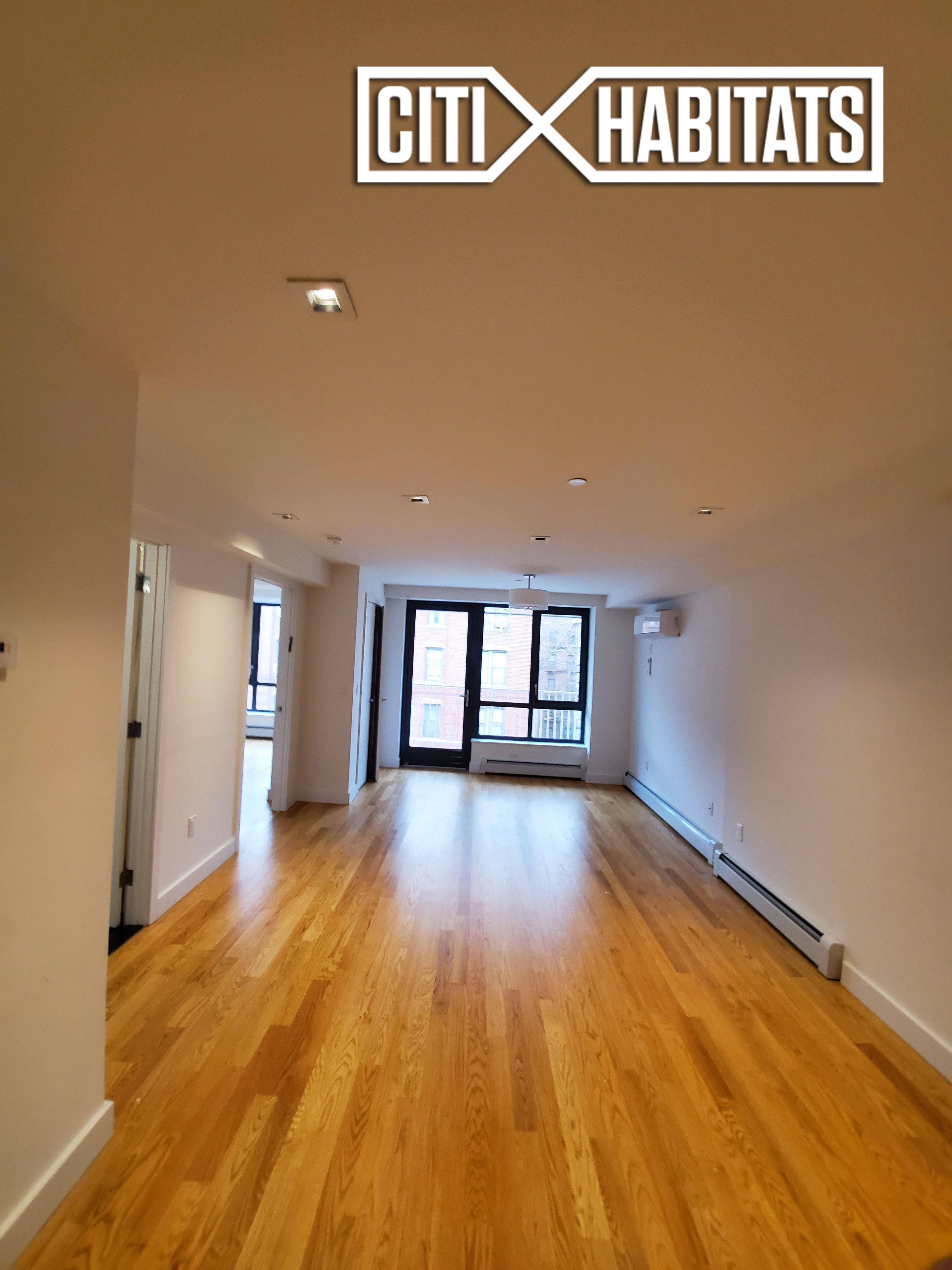 Modern Sleek 1 Bedroom ApartmentPrivate Outdoor SpaceGym and Shared RoofProfessional Management CompanyTons of Natural sunlightWasher and Dryer in Apartment.