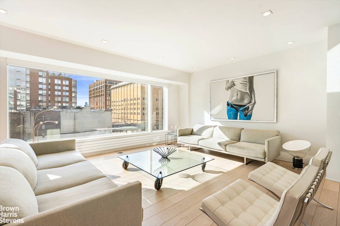 WEST CHELSEA LOFT MASTER OF QUALITY Buyer incentive 1 year CC paid by the Seller.