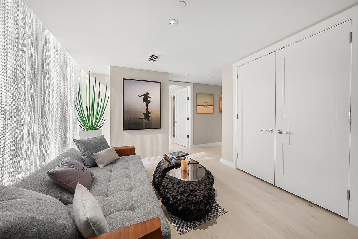 Foyer/Lounge Space
