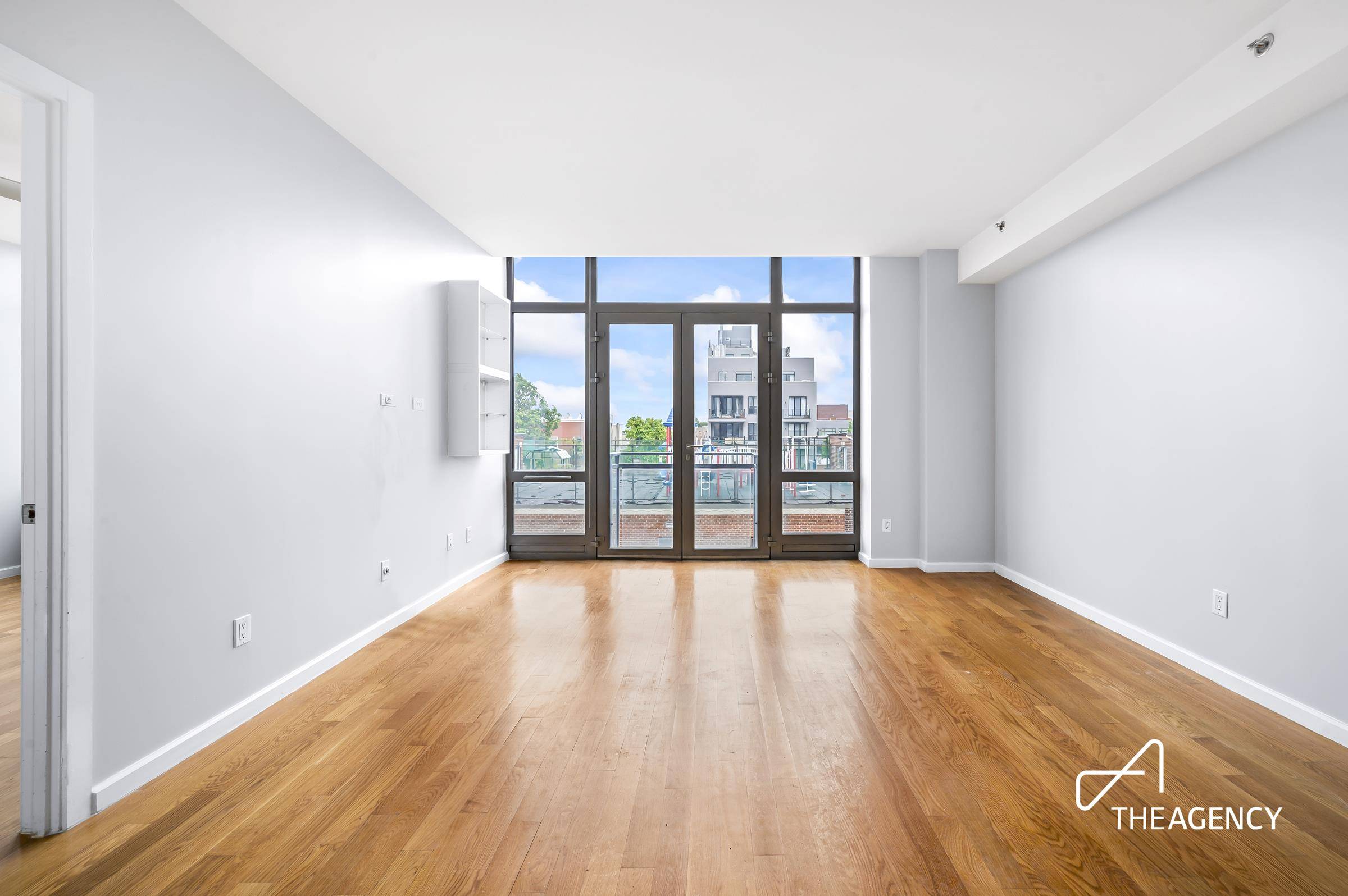 Residence 5C 5C is an amazingly well kept and spacious 2 bedroom, 2 bathroom apartment in Clinton Hill.