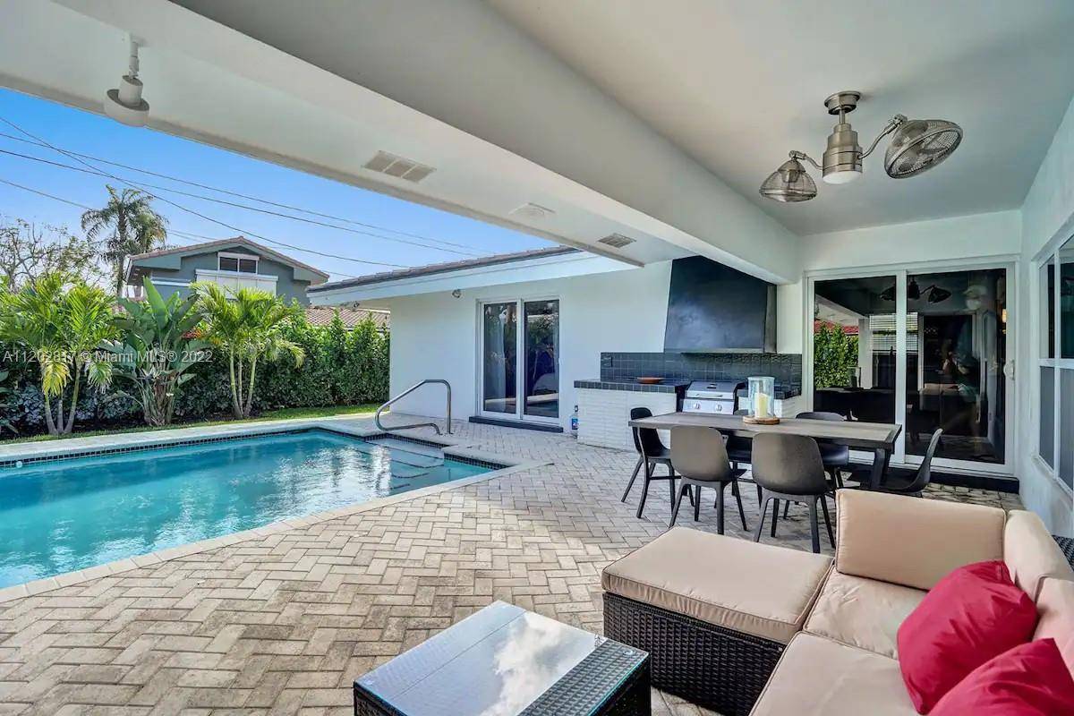 This Sunrise Intracoastal home features 4 beds 3 ba with each bedroom having its own walk in closet, a few steps away from shopping centers, restaurants, parks the beach.