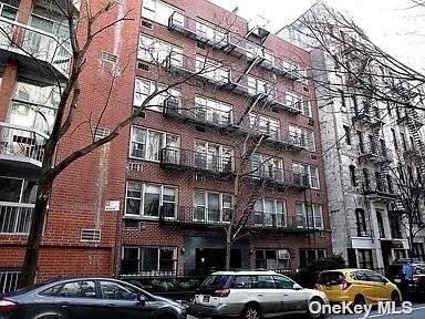 Beautiful Studio. Located In The Heart Of Greenwich Village.