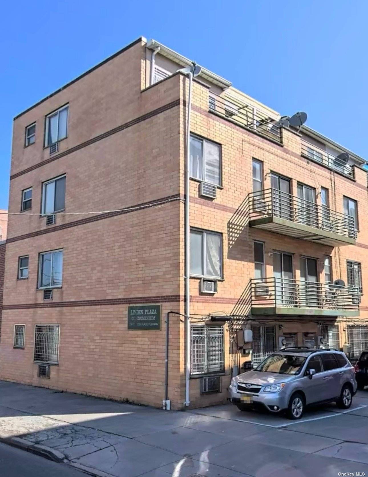 Introducing a stunning duplex condo in the heart of Flushing !