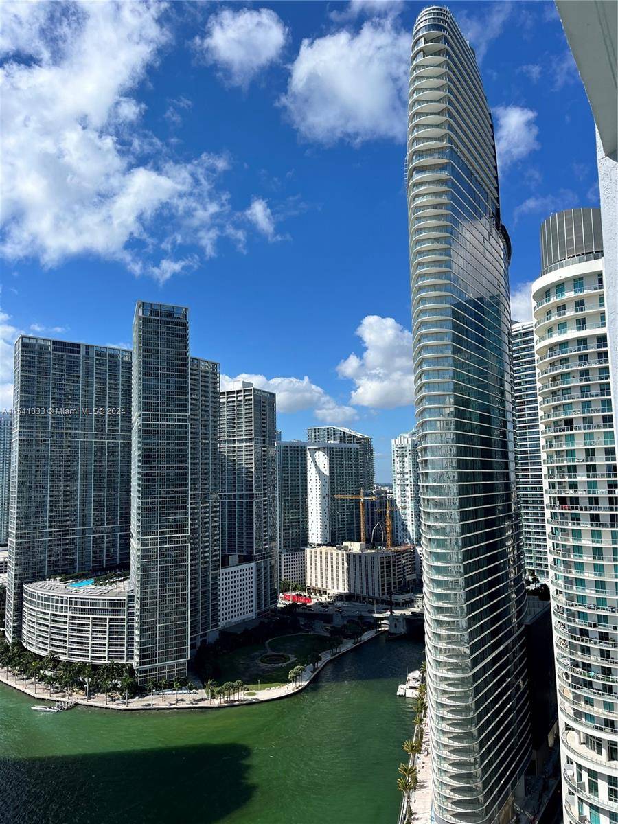 Impeccable 2 Bedrooms at One Miami, Fully renovated, Gorgeous Kitchen, Beautiful Bathrooms, Stunning Views of the Bay Miami River, Brickell Key and Miami Beach.