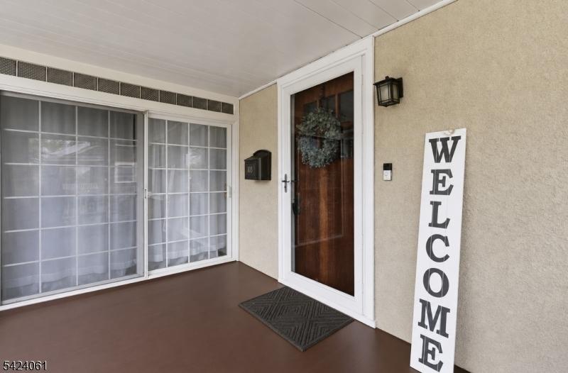 Front porch entryway sunroom