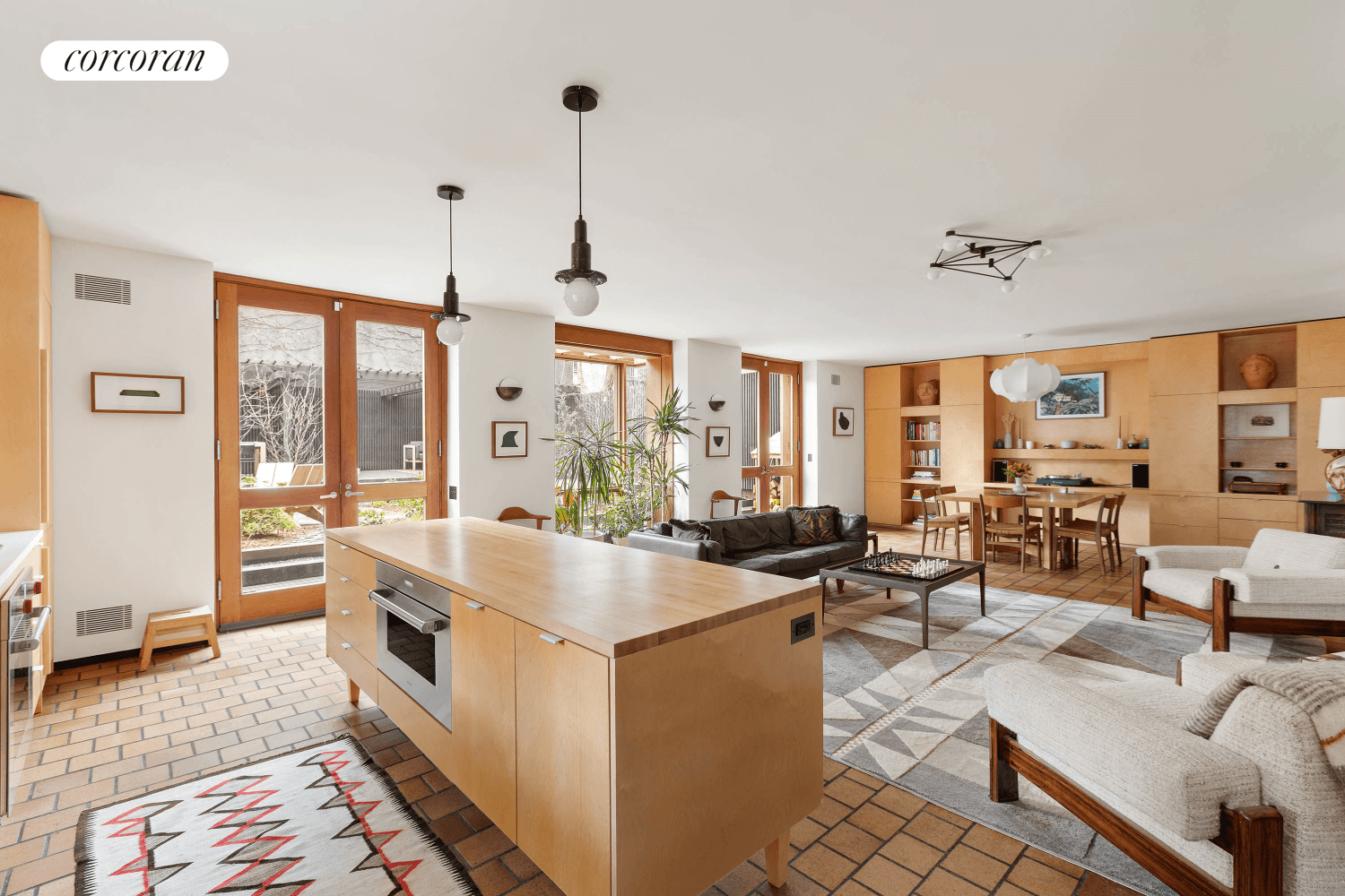 As the design world turns its attention to the joys of living in a true Mid Century modern home, 48 Willow Place is ready for its new owner to enjoy ...