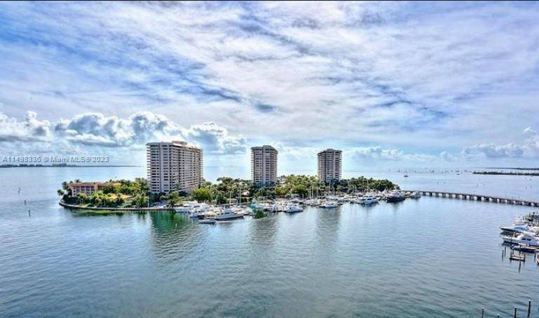 Furnished fully equipped, 3BD, 3BA den, exquisitely renovated, located in the highly desirable 01 line with endless bay views from every room.
